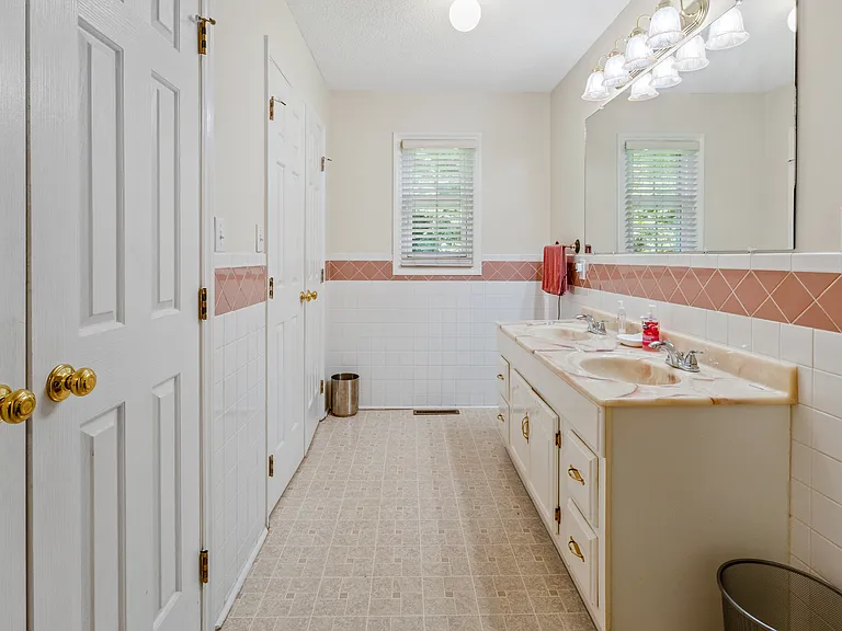 120 Palms St — Photo 11
