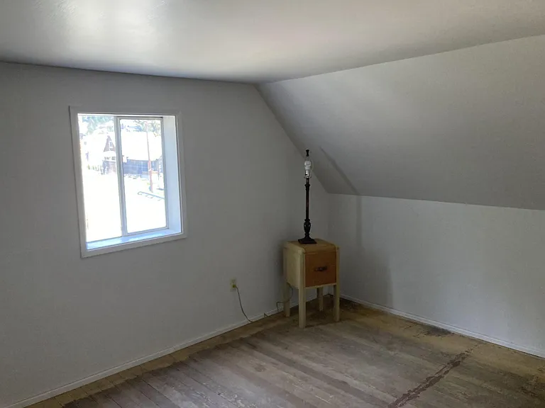 408 S 1st St — Photo 15