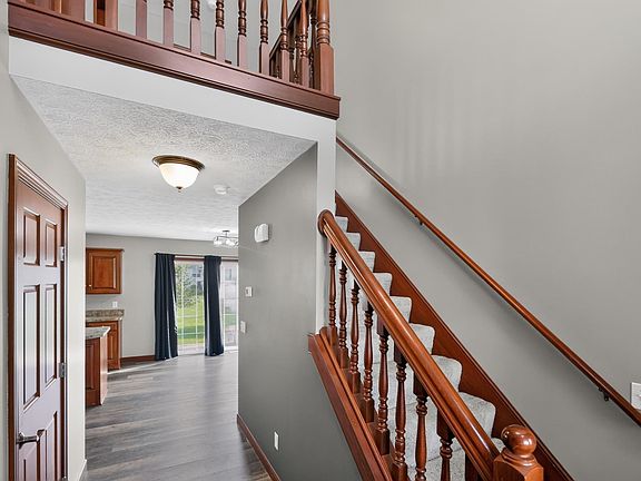 3rd image of 4 Compass Point Ct
