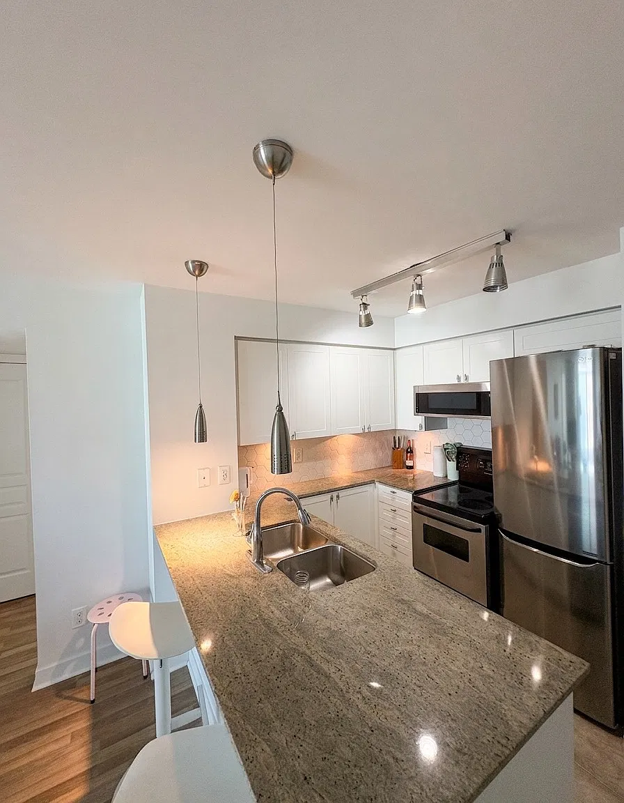 3 bed, $1,650 — Photo 3