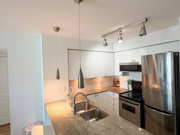 50 Lynn Williams St #2011 — Photo 7