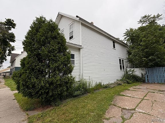4th image of 255 Orange St
