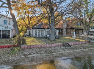 67 Cora Ave, Fox Lake, IL 60020