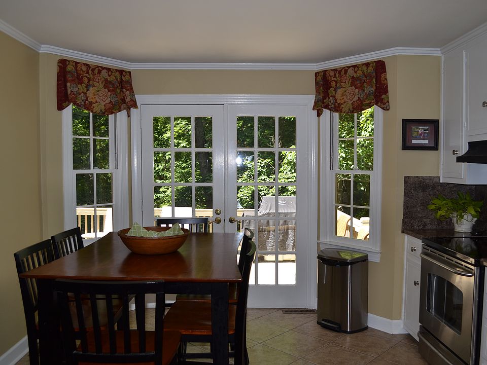 1st image of 184 Acorn Ln