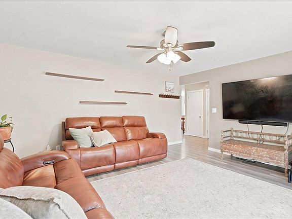 2nd image of 5609 White Fir Way