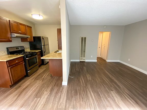 2nd image of 4030 Chamoune Ave #1