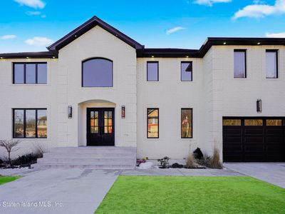 11 Lulu Ct, Staten Island, NY, 10307