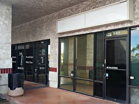 Office Building for Lease with Freeway Visibility