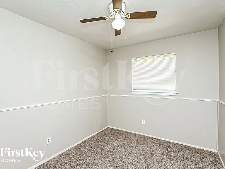 2908 Portales Dr — Photo 15