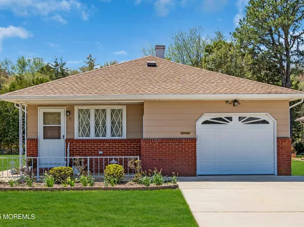51 Barbados Drive S, Toms River, NJ 08757