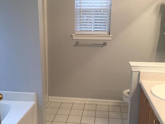 3rd image of 40 McIntosh Estates Ln