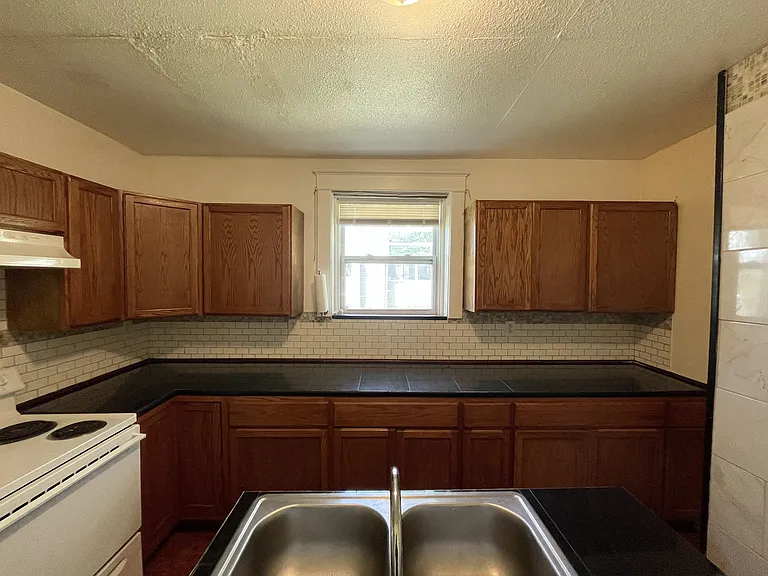 4415 Forest Ave — Photo 14