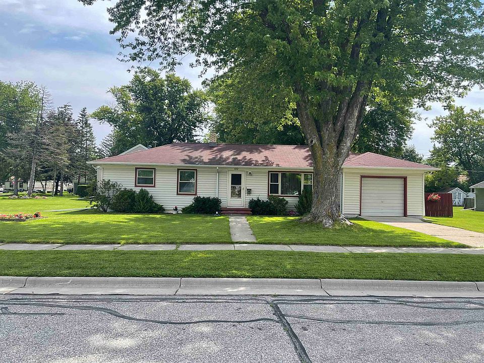 1st image of 832 Hunt Ave