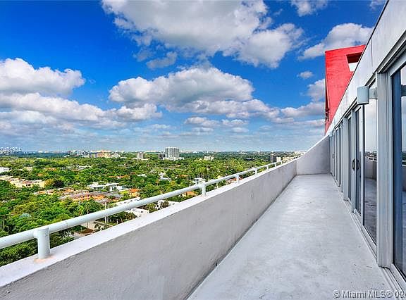 4th image of 2025 Brickell Ave #5
