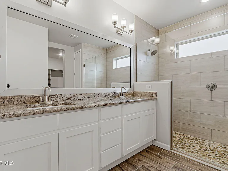 253 Emerald Sun Dr — Photo 32