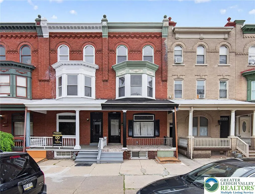 5 bed, 1.5 bath, 2139 sqft, $2,500 — Photo 1