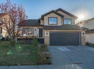 224 NE Highland Cir, Strathmore, AB T1P 1V4