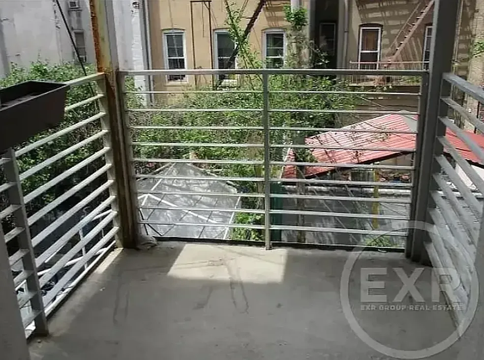 291 Cornelia Street — Photo 4