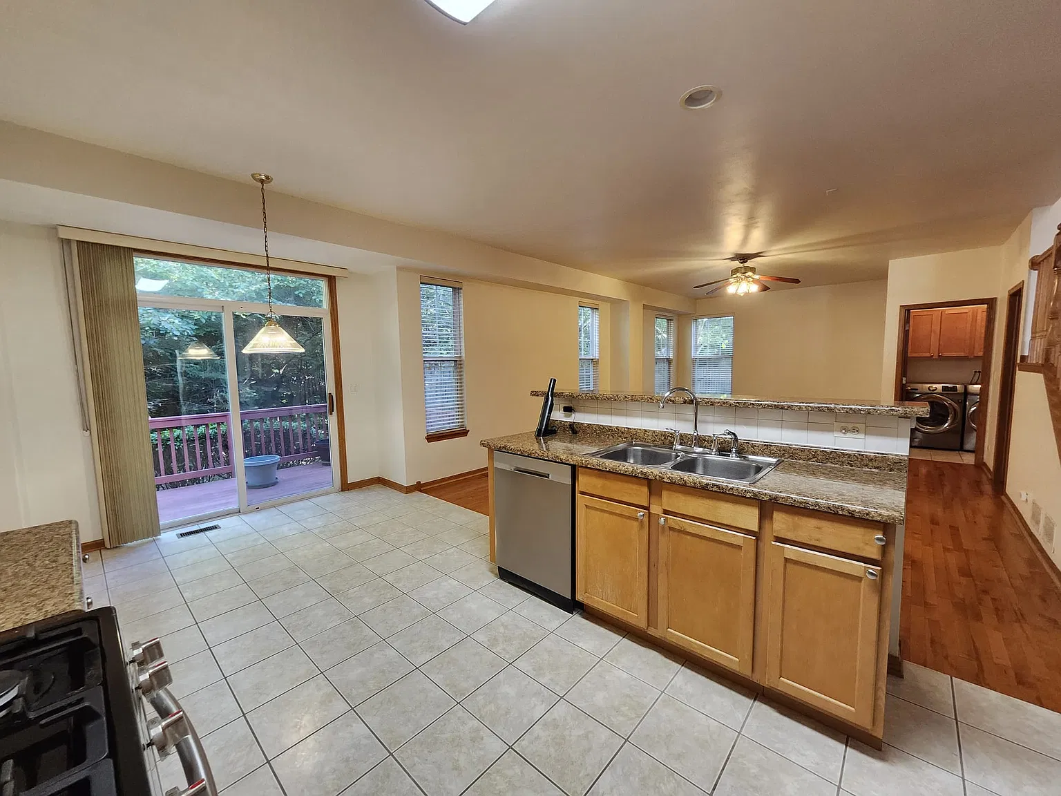 4 bed, 3.5 bath, 2950 sqft, $3,950 — Photo 1