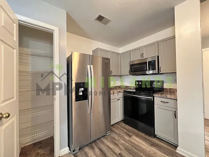 168 Springway Dr — Photo 48
