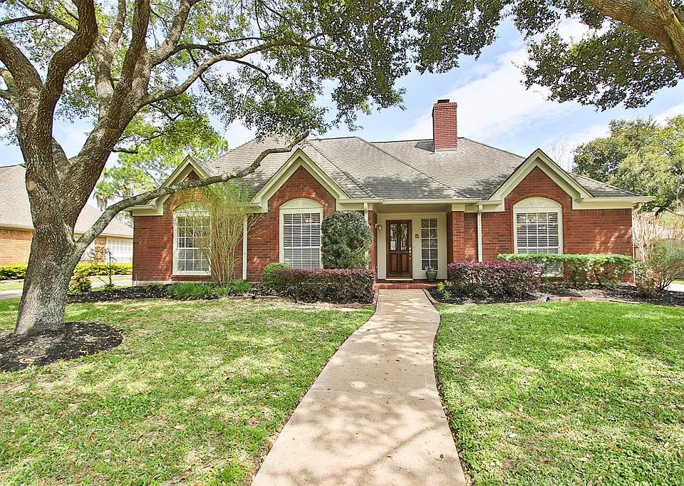 Here's a fabulous opportunity to own an updated 1-story home in the heart of the master-planned community of Copperfield!