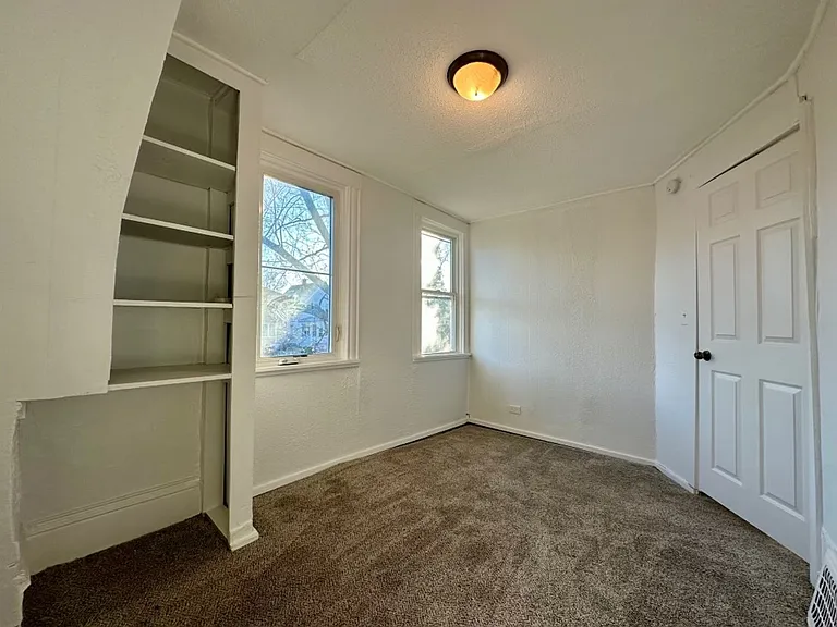 2815 Humboldt Ave N — Photo 10