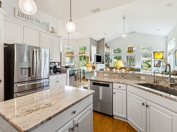 2nd image of 2869 Breakers Dr