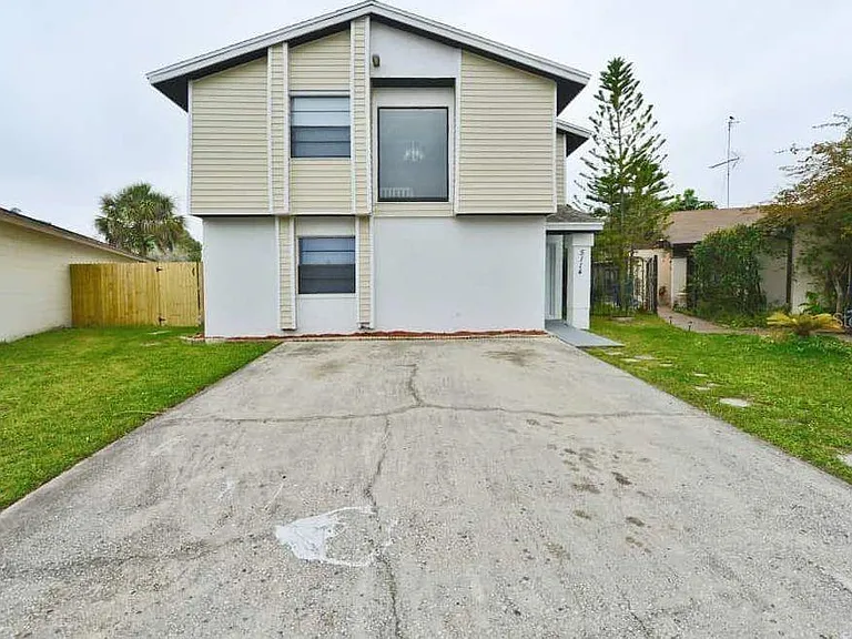 Springwood Dr — Photo 1