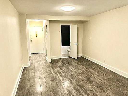 3rd image of 4140 Denman St APT 4E