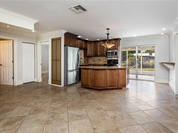 2nd image of 4633 Santiago Ln