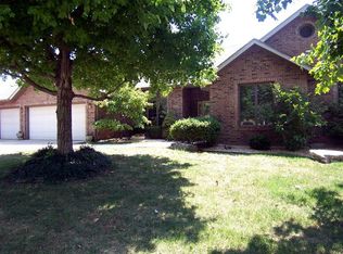 1178 W Shawnee St, Springfield, MO 65810