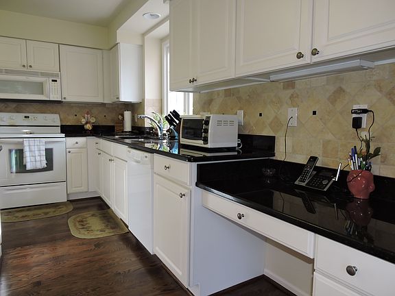 5th image of 16163 Homestead Cir #306