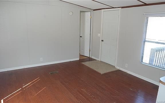 3rd image of 213 Tall Pines Ln