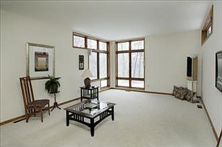 3rd image of 4221 Oakland Dr