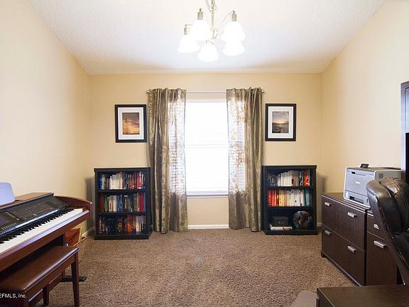 5th image of 144 Thornloe Dr