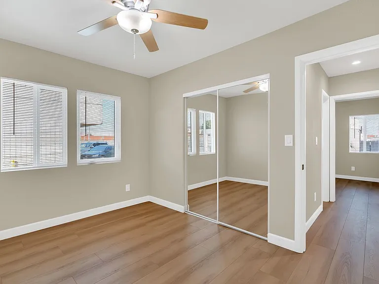 2512 E Adams St — Photo 6