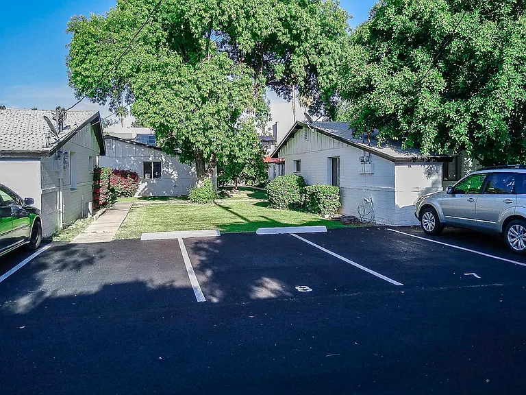 914 W Glendale Ave #7 — Photo 27