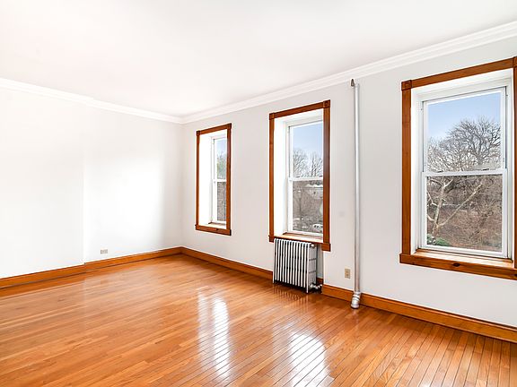 4th image of 122 Prospect Park W APT 4
