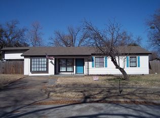 710 Bradley Cir, Grand Prairie, TX 75052