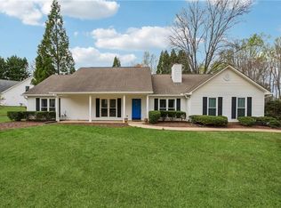 5465 Harris Creek Dr, Cumming, GA