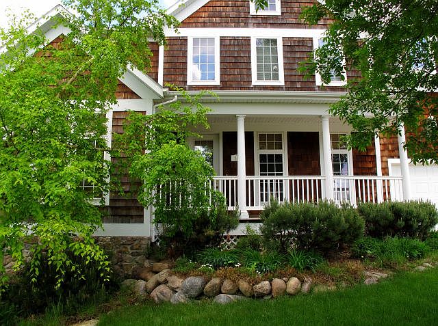 1st image of 220 Emerald Meadows Dr
