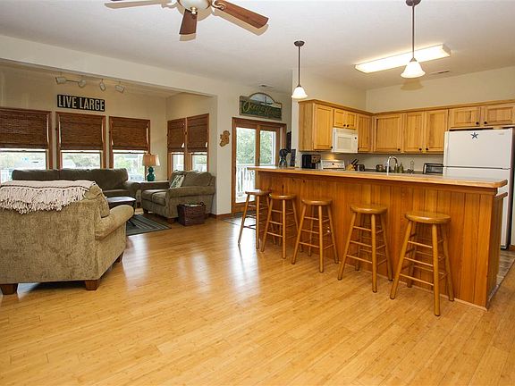 3rd image of 101 N Bay Club Dr Unit 101
