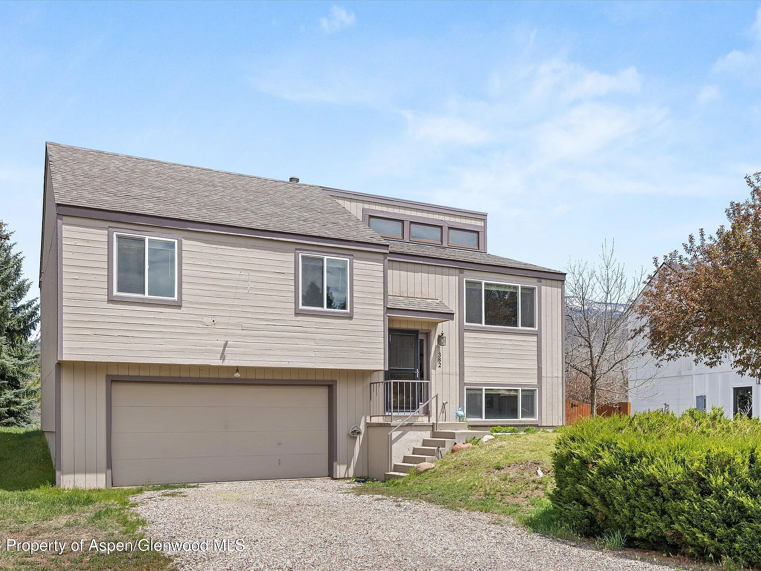 3 bed, 2.5 bath, 1656 sqft, $5,000 — Photo 2