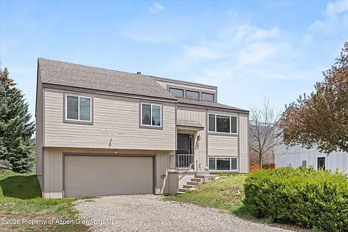 382 Summit Dr Photo 1