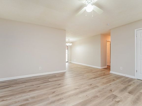 4th image of 4964 Galbraith Cir