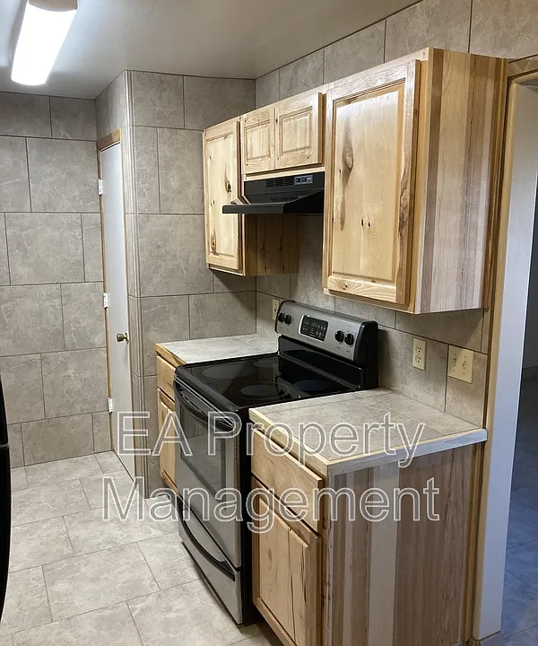 421 Alcazar St SE #10