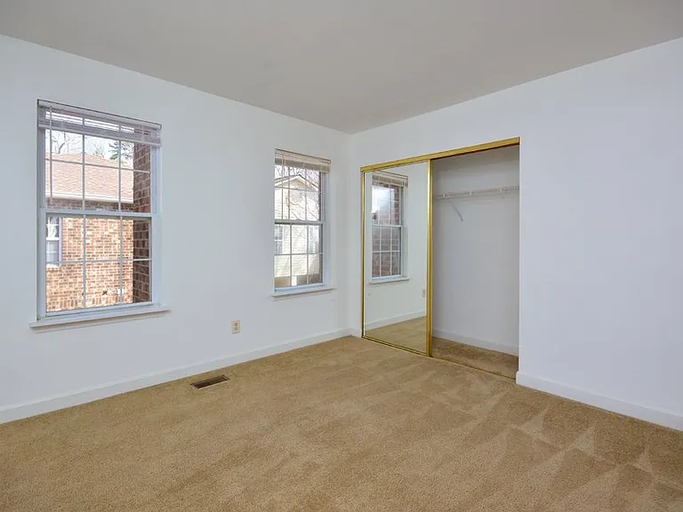 425 Summerwalk Cir — Photo 29