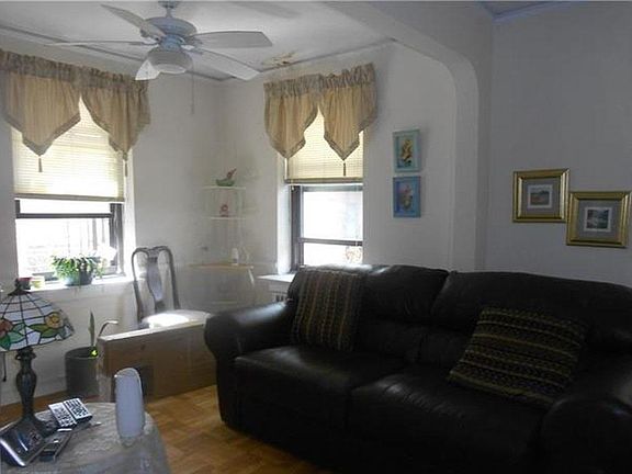 2nd image of 470 N Broadway APT B1