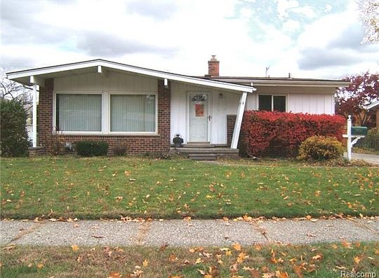 1st image of 20234 Maplewood St
