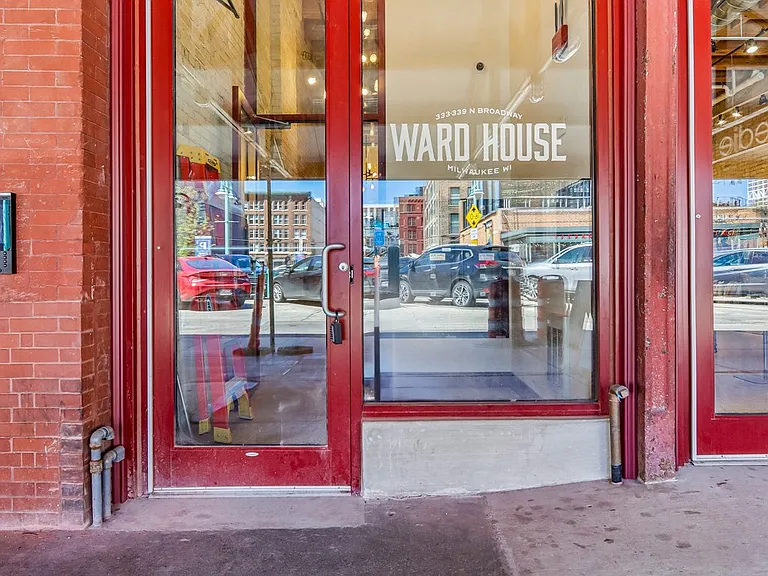Ward House — Photo 2